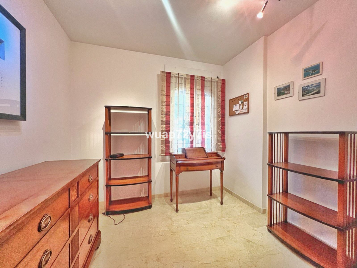 Huis te koop in Costabella | 5 slaapkamers H5139940