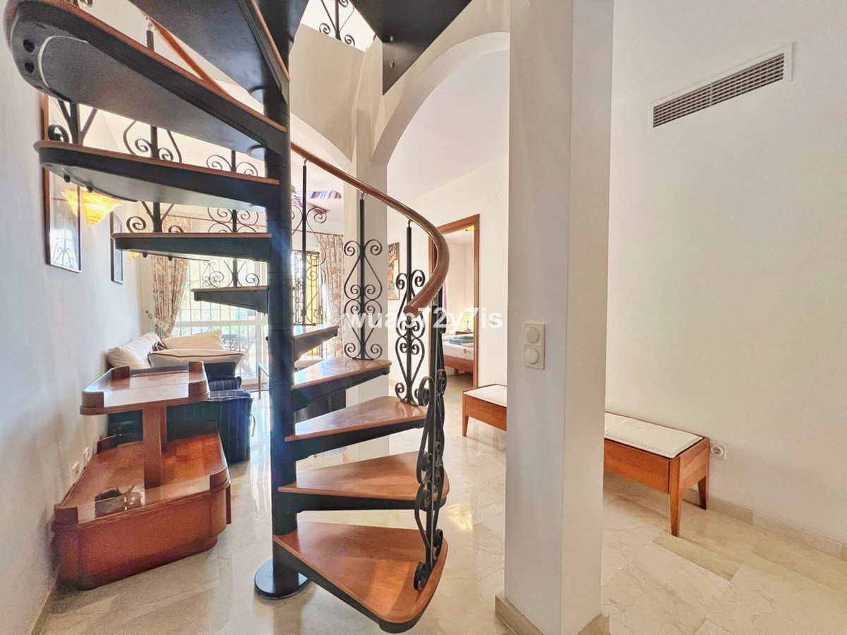 Huis te koop in Costabella | 5 slaapkamers H5139940