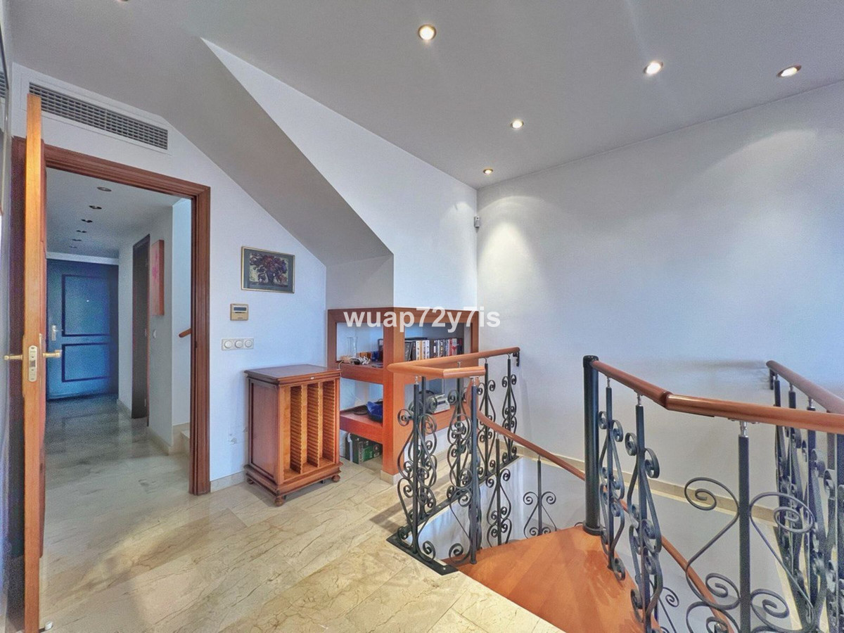 Huis te koop in Costabella | 5 slaapkamers H5139940