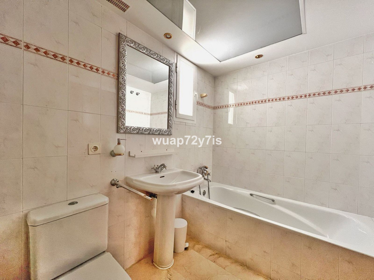 Huis te koop in Costabella | 5 slaapkamers H5139940