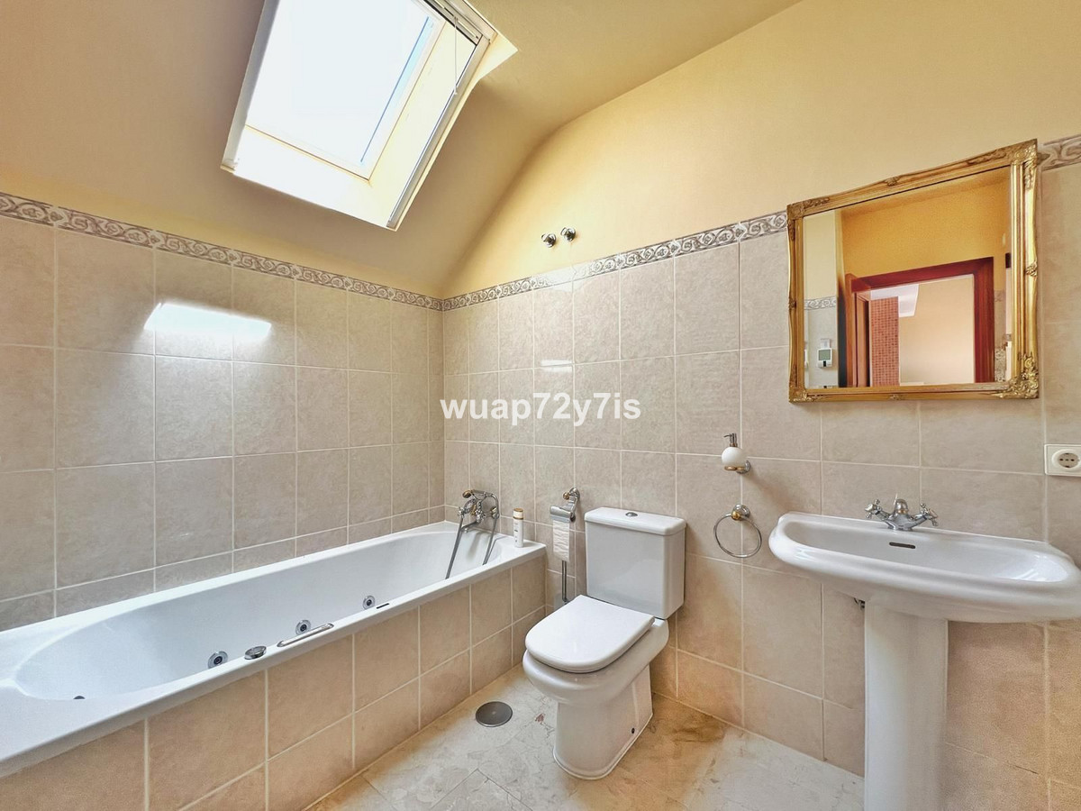 Huis te koop in Costabella | 5 slaapkamers H5139940
