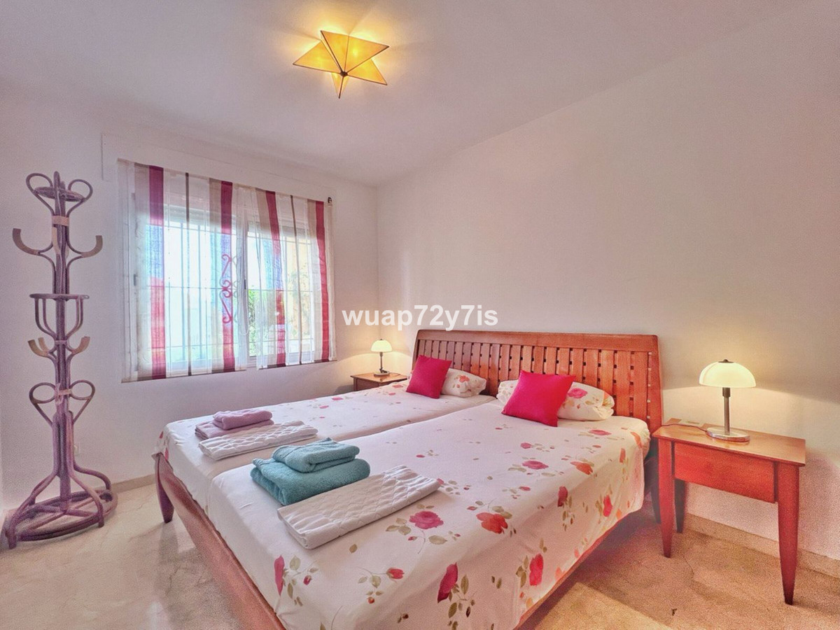 Huis te koop in Costabella | 5 slaapkamers H5139940
