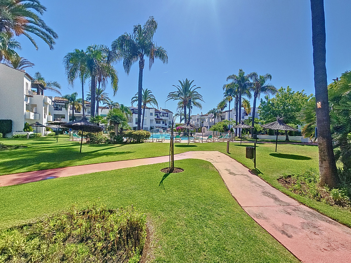 Apartment for sale in Costalita | 1 bedrooms H5055106