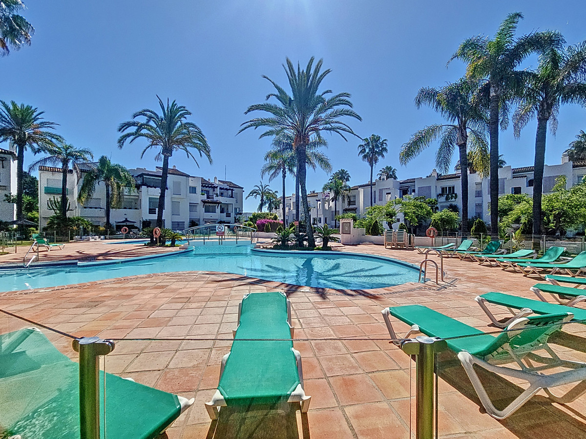 Apartment for sale in Costalita | 1 bedrooms H5055106