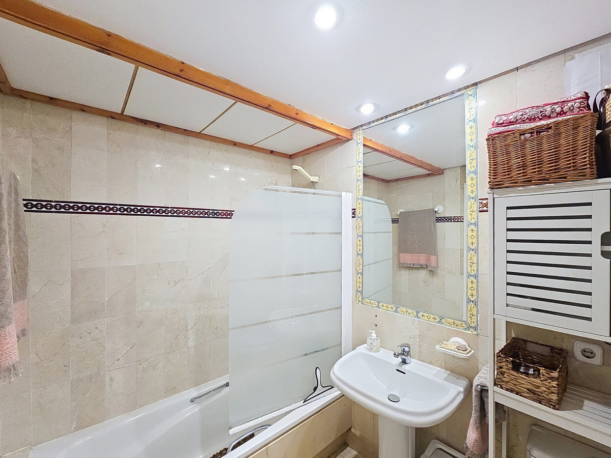 Apartment for sale in Costalita | 1 bedrooms H5055106