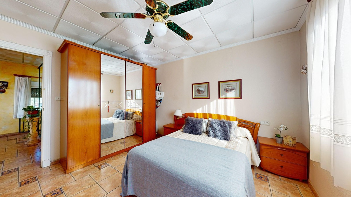 Huis te koop in Crevillent | 4 slaapkamers H5256526