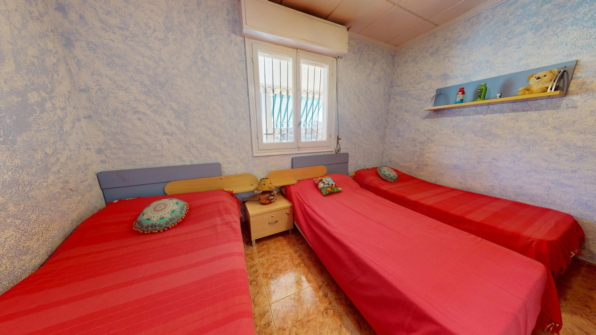 Huis te koop in Crevillent | 4 slaapkamers H5256526