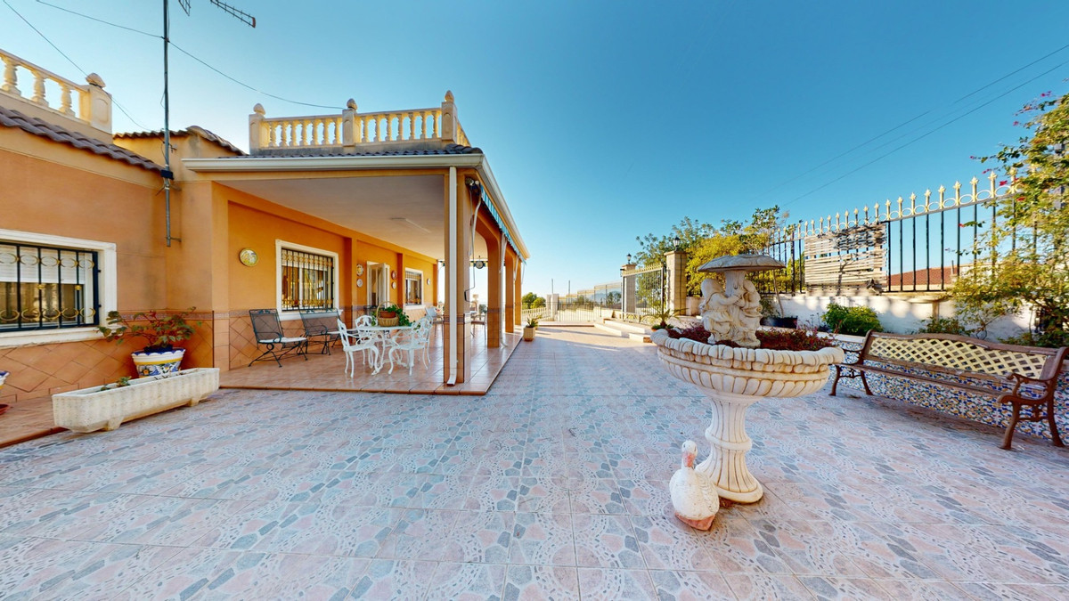 Huis te koop in Crevillent | 4 slaapkamers H5256526