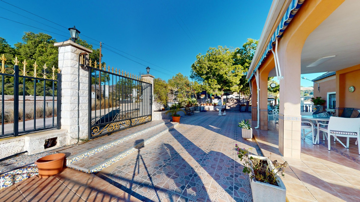 Huis te koop in Crevillent | 4 slaapkamers H5256526