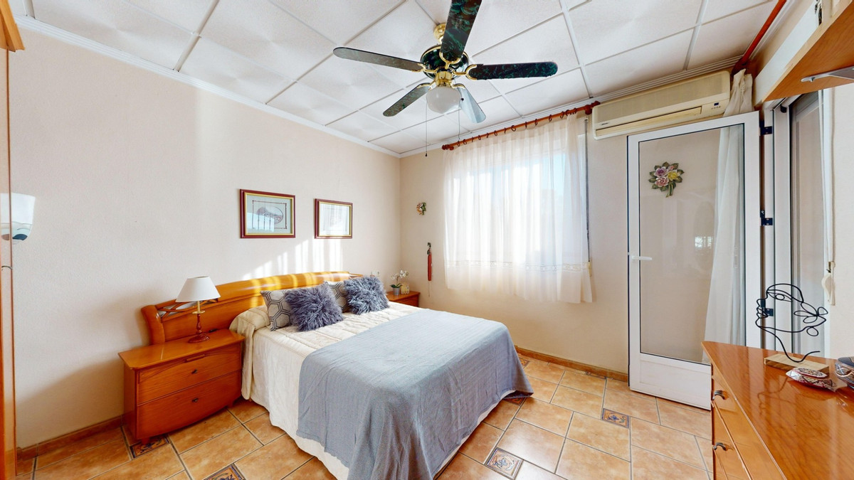 Huis te koop in Crevillent | 4 slaapkamers H5256526