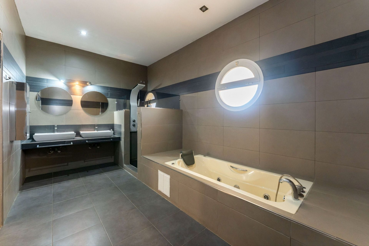 Property main view 40