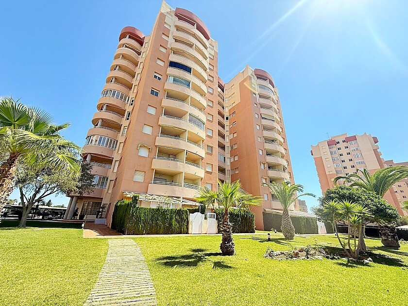 Commercieel te koop in Dehesa de Campoamor | 2 slaapkamers H5456182