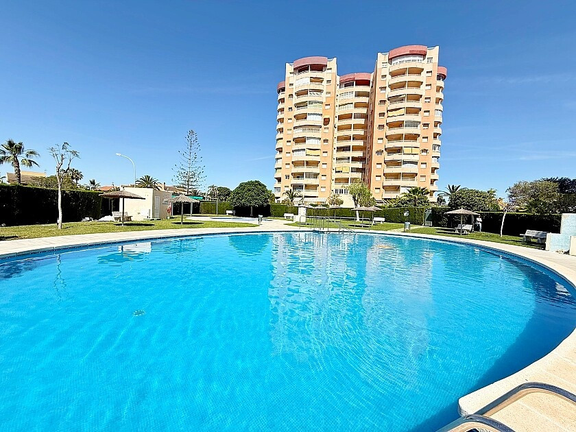 Commercieel te koop in Dehesa de Campoamor | 2 slaapkamers H5456182