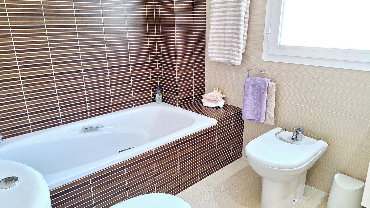 Appartement te koop in Doña Julia | 2 slaapkamers H5056567