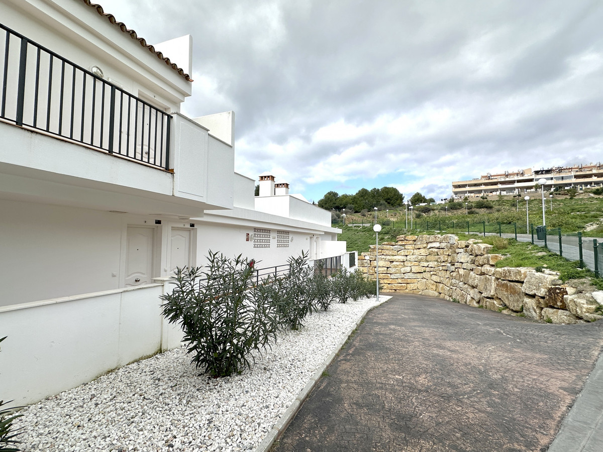 Appartement te koop in Doña Julia | 2 slaapkamers H5108158