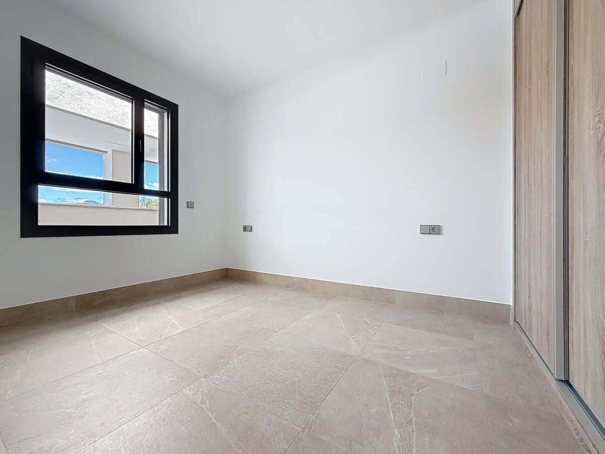 Appartement te koop in Doña Julia | 2 slaapkamers H5305420