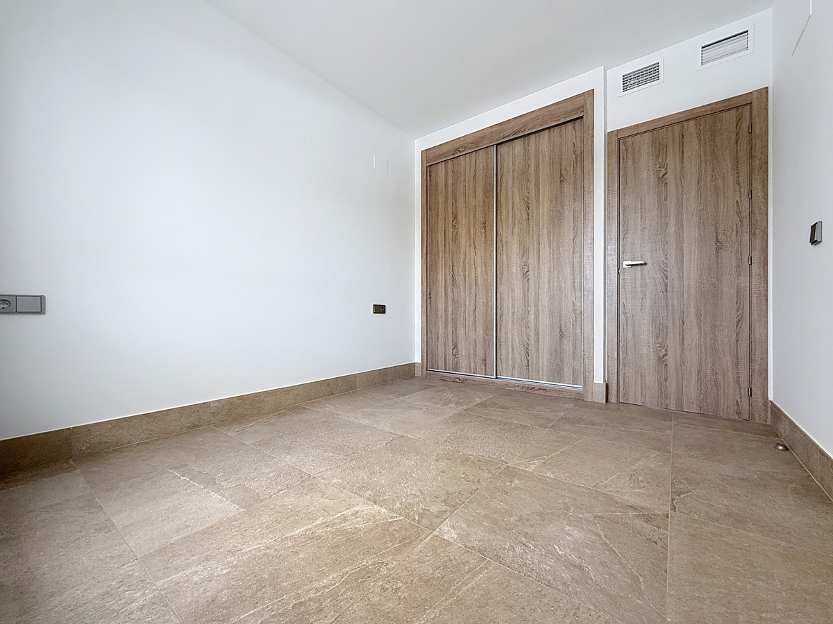 Appartement te koop in Doña Julia | 2 slaapkamers H5305420