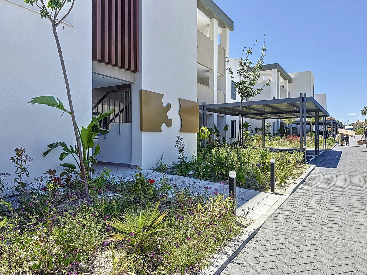 Appartement te koop in Doña Julia | 2 slaapkamers H5305420