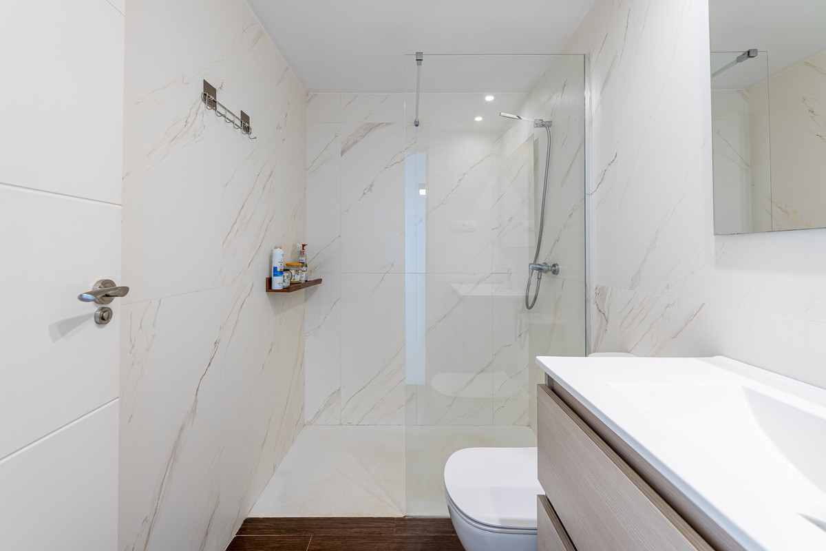 Appartement te koop in Doña Julia | 2 slaapkamers H5435332