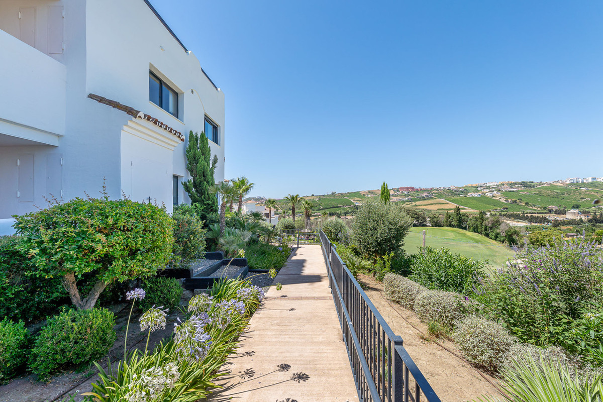 Appartement te koop in Doña Julia | 2 slaapkamers H5435332