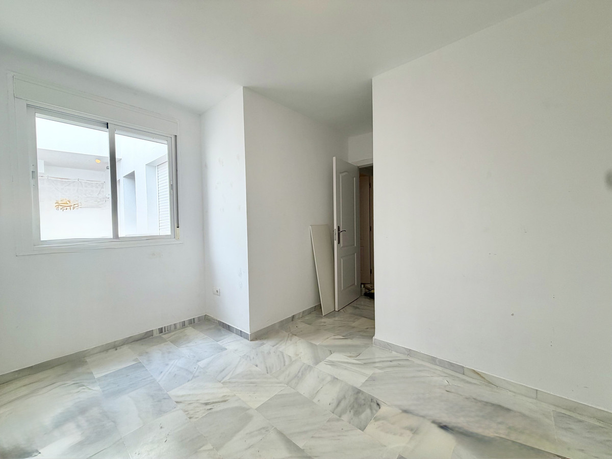 Appartement te koop in Doña Julia | 4 slaapkamers H5440735
