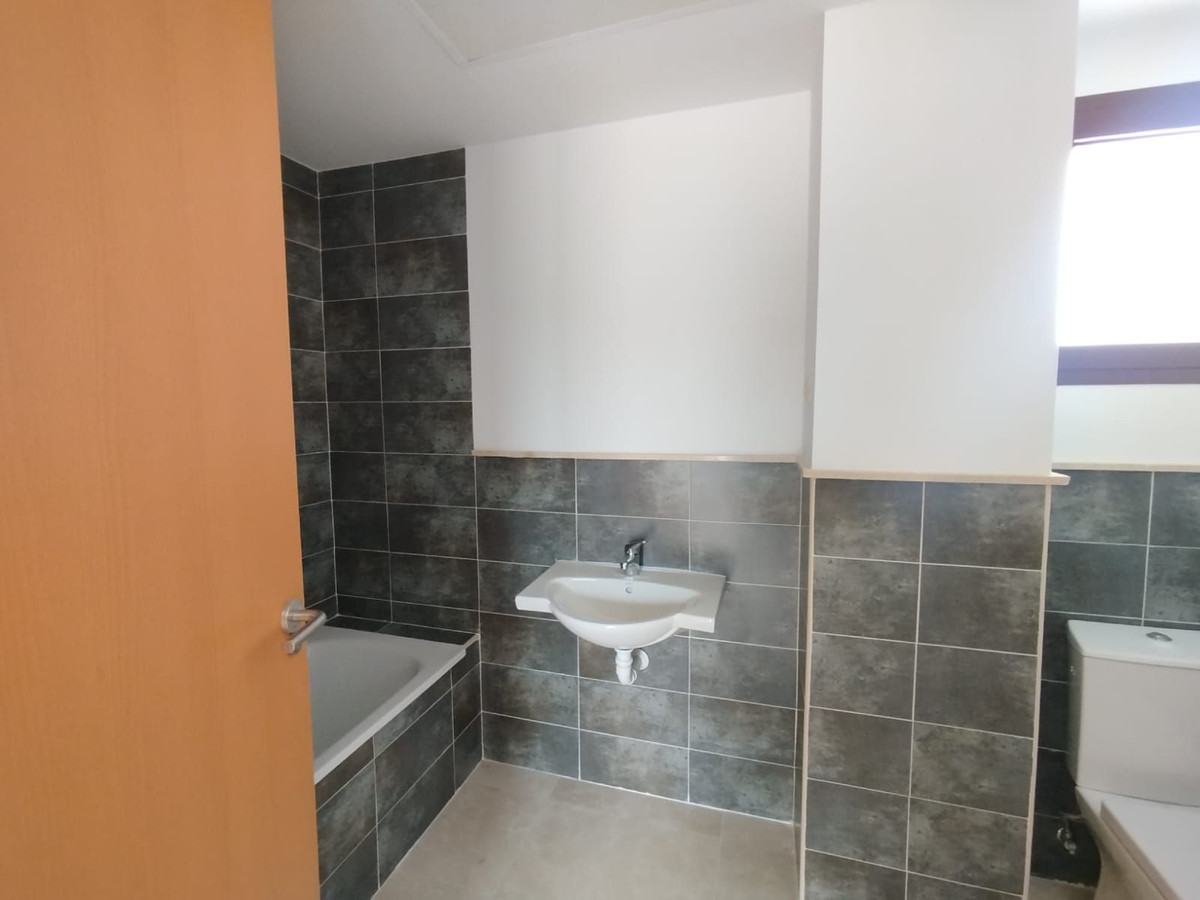 Appartement te koop in Doña Julia | 2 slaapkamers H5461348