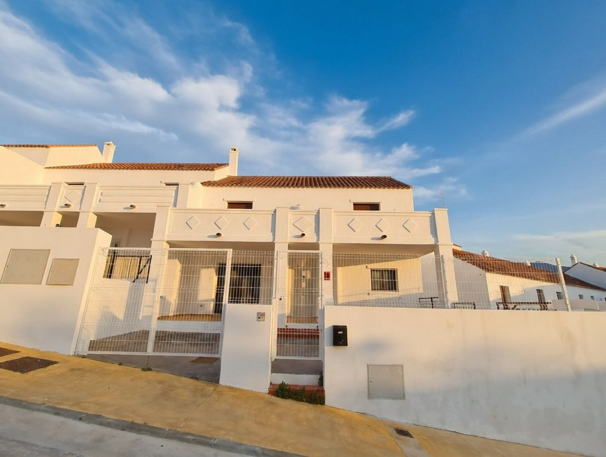 Appartement te koop in Doña Julia | 2 slaapkamers H5461348