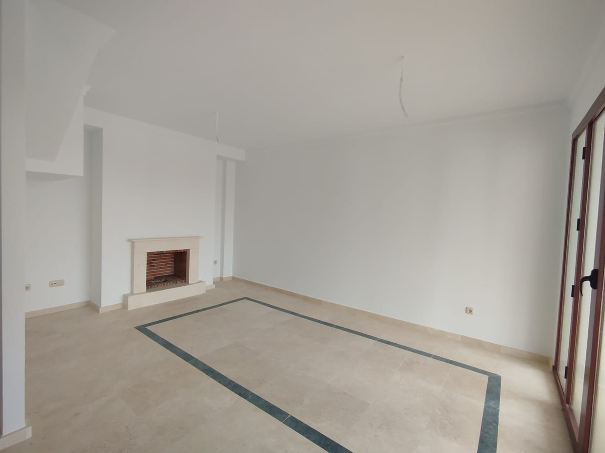 Appartement te koop in Doña Julia | 2 slaapkamers H5461348