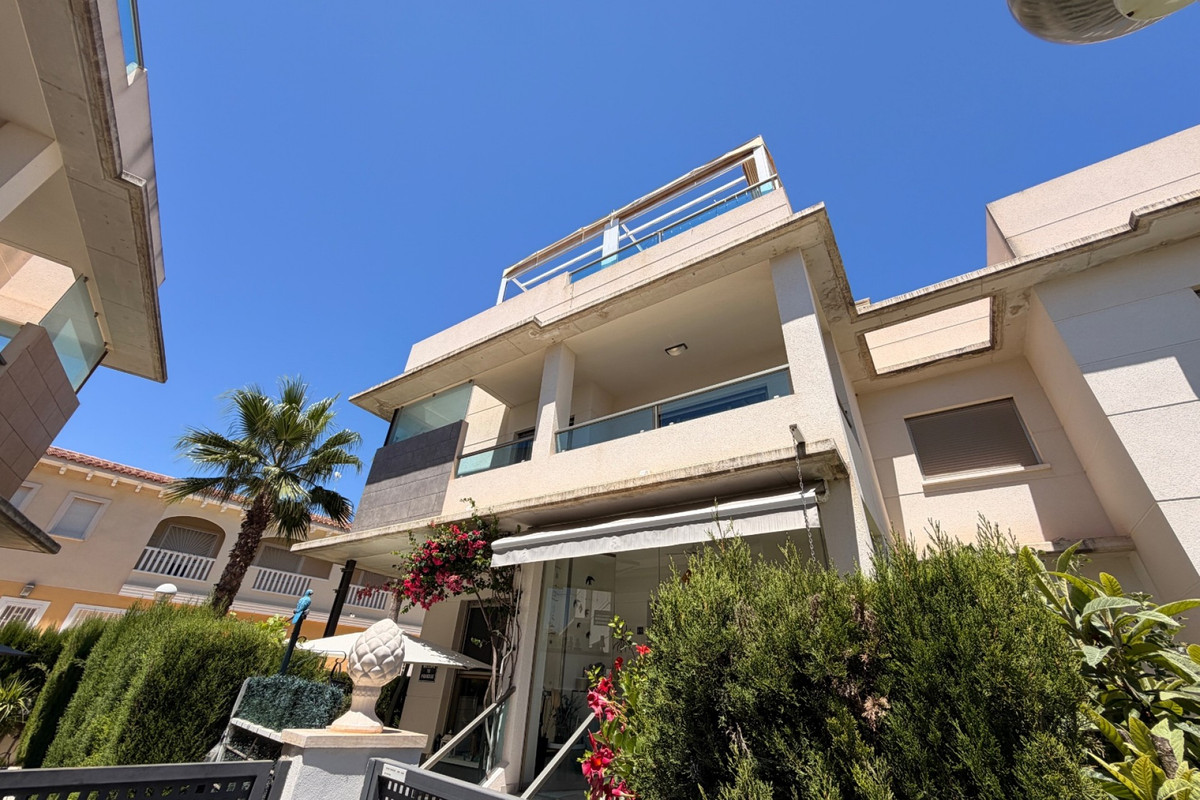 Appartement te koop in Dona Pepa | 2 slaapkamers H5477770