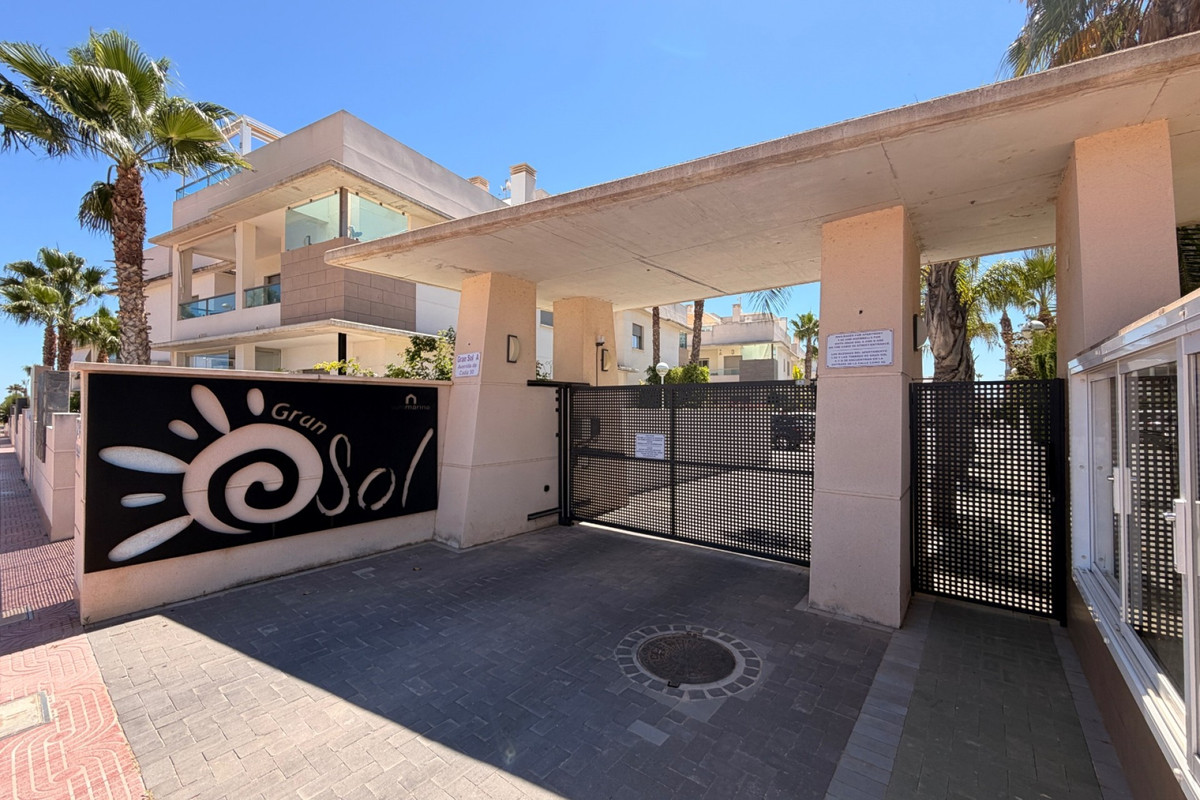 Appartement te koop in Dona Pepa | 2 slaapkamers H5477770