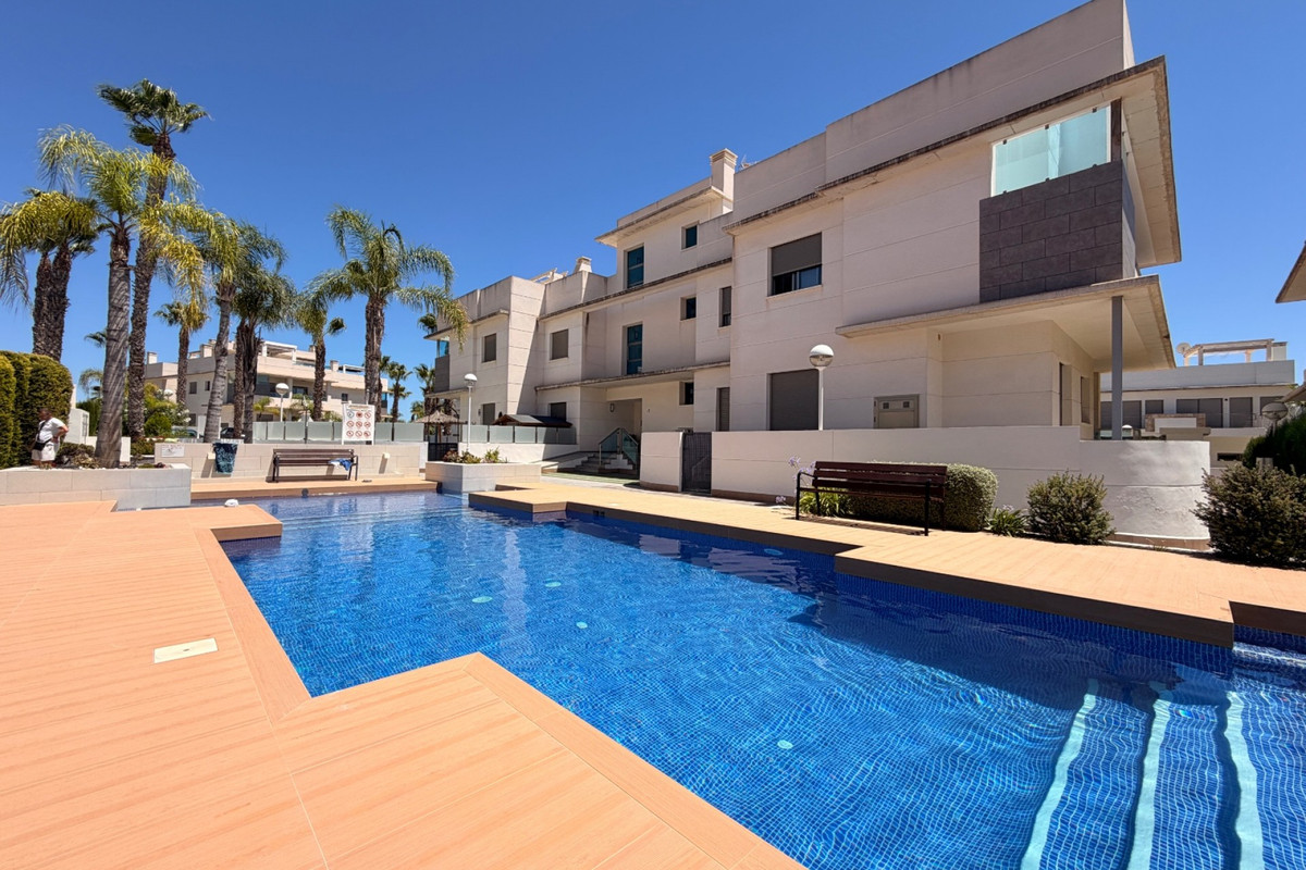 Appartement te koop in Dona Pepa | 2 slaapkamers H5477770