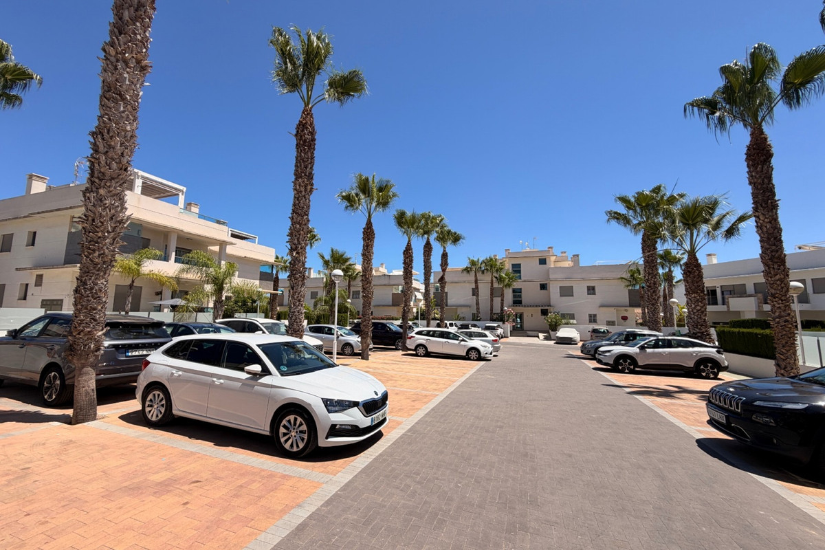 Appartement te koop in Dona Pepa | 2 slaapkamers H5477770
