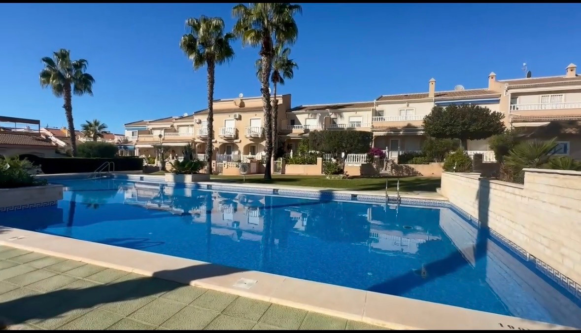 Appartement te koop in Dona Pepa | 2 slaapkamers H5480995