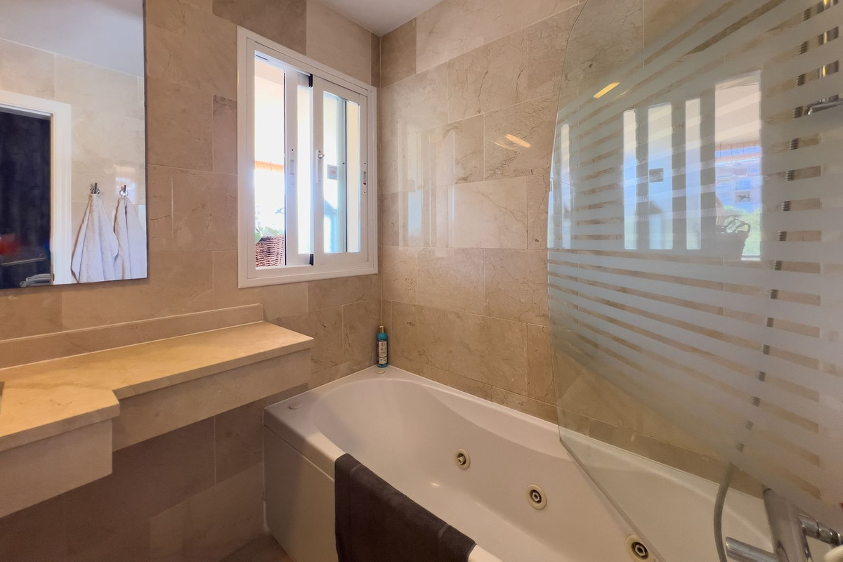 Appartement te koop in El Chaparral | 3 slaapkamers H5025898