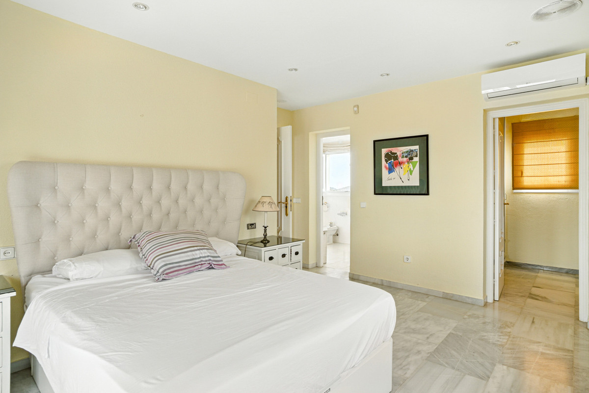 Penthouse te koop in El Chaparral | 5 slaapkamers H5146249