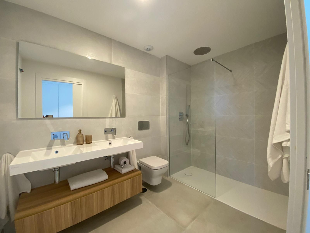 Apartment for sale in El Chaparral | 3 bedrooms H5395036