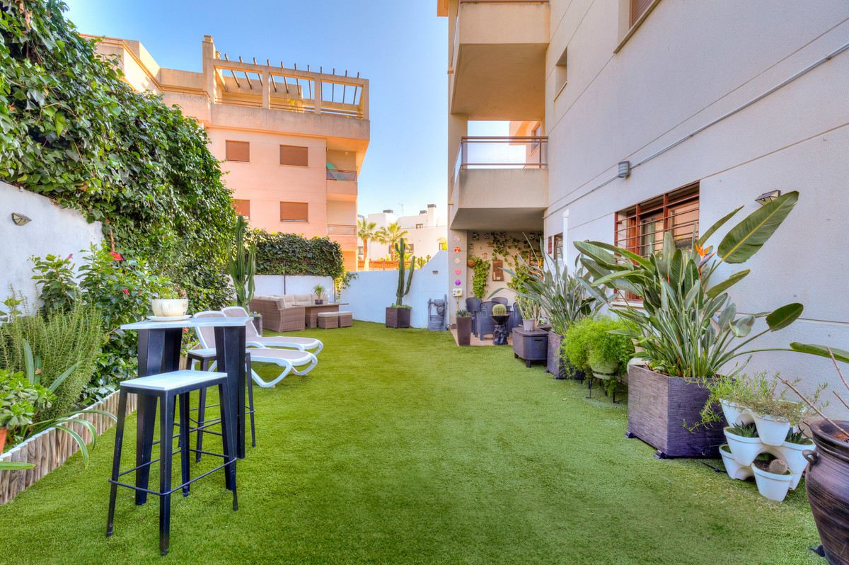 Begane grond appartement in El Coto-10