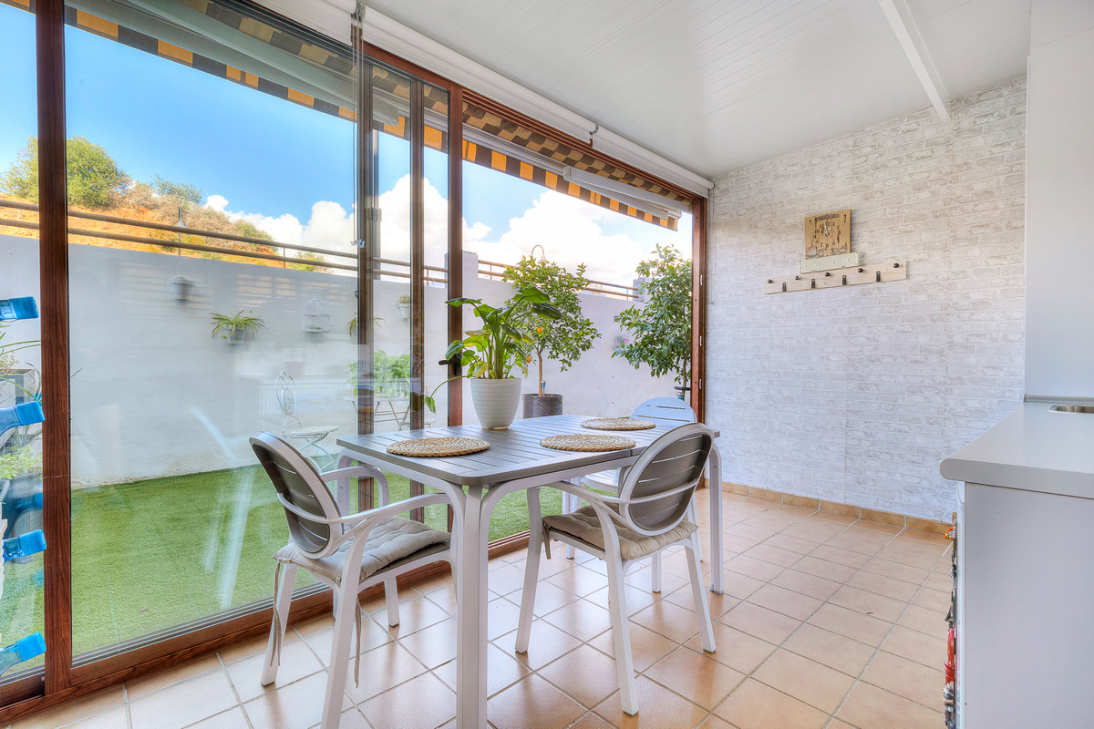 Begane grond appartement in El Coto-16