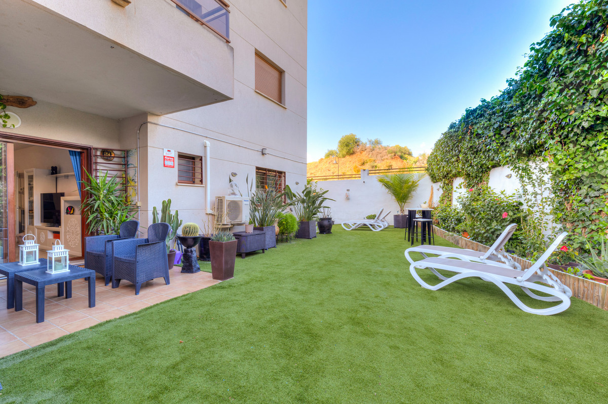 Begane grond appartement in El Coto-8