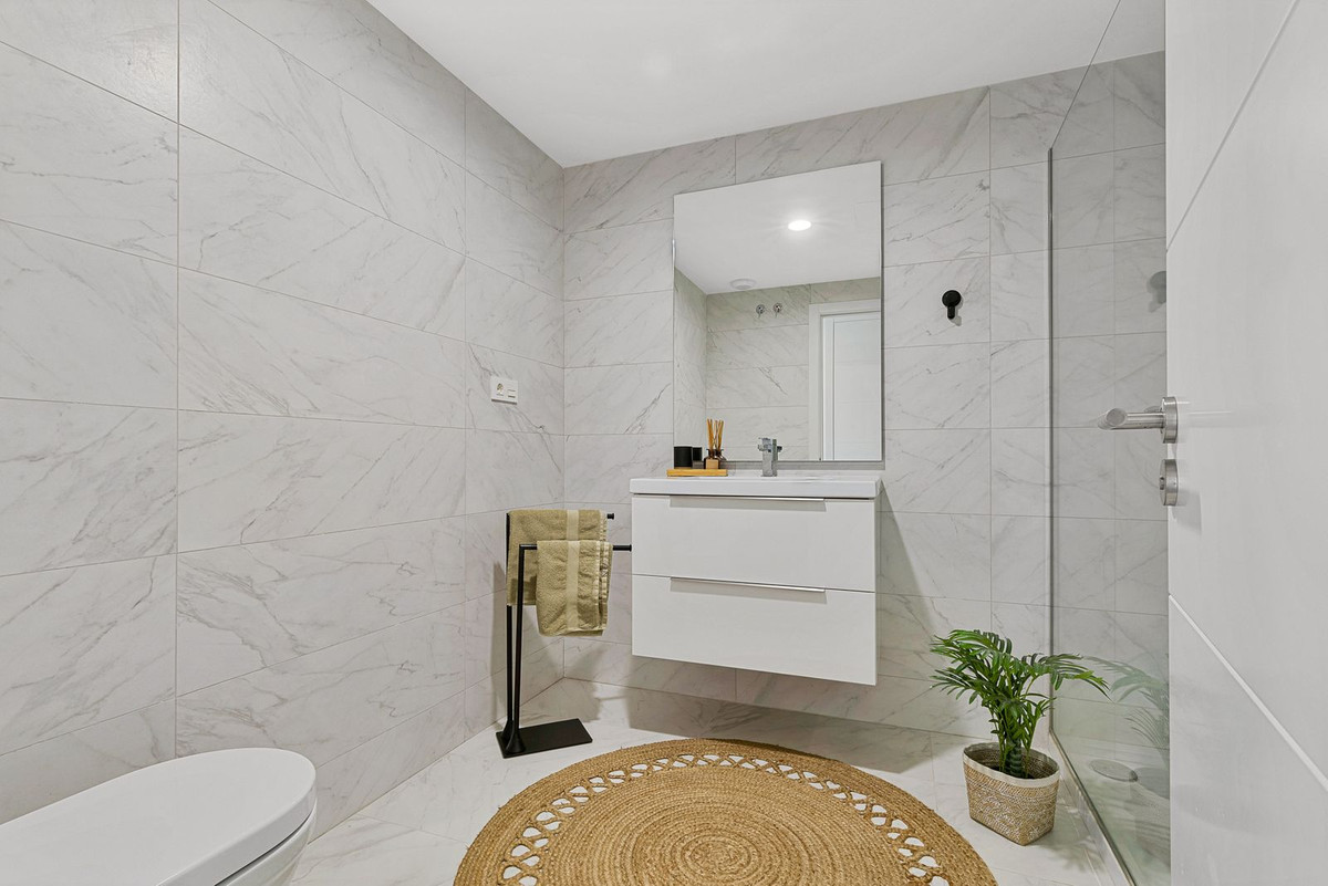 Appartement te koop in El Faro | 3 slaapkamers H5074216
