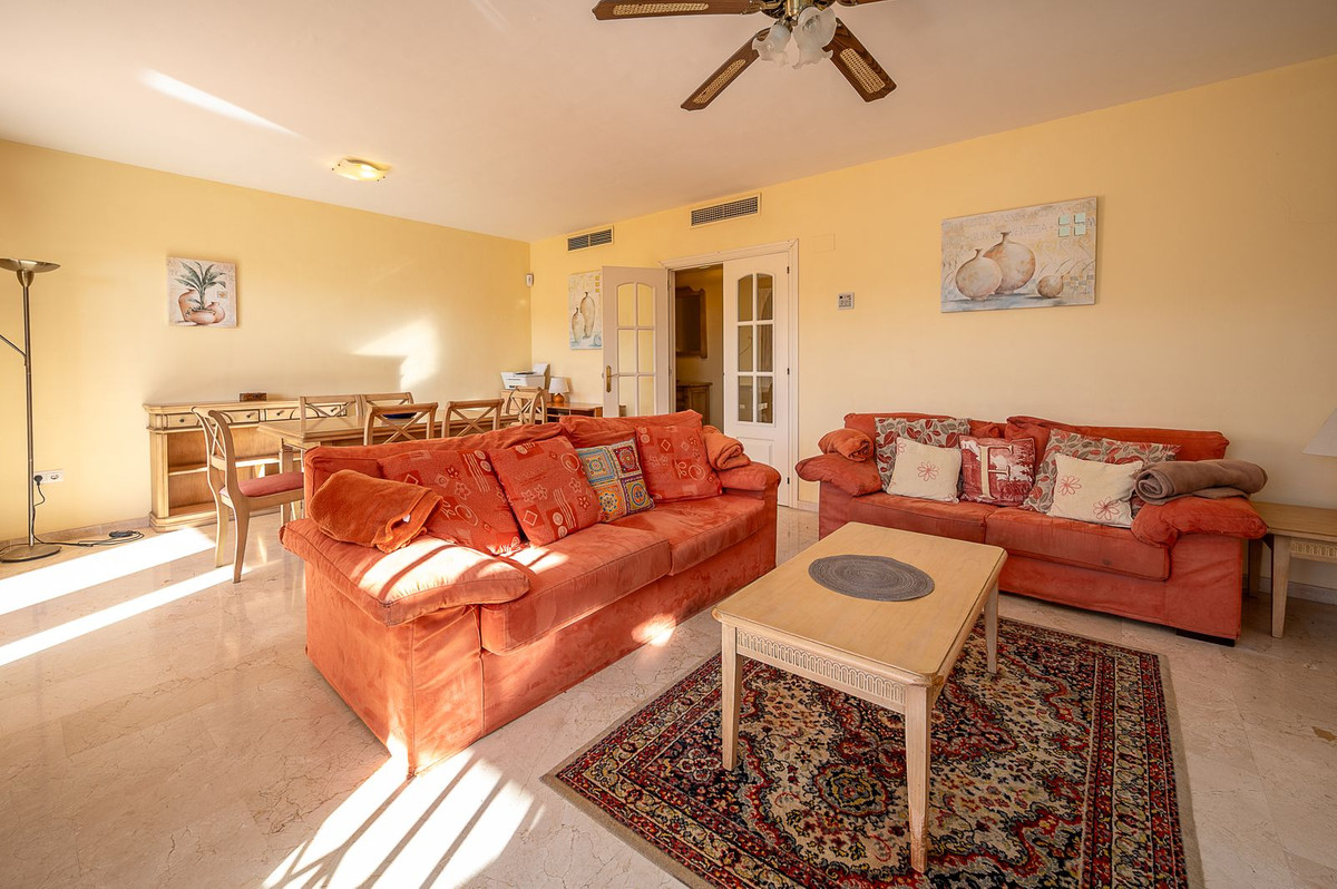 Appartement te koop in El Faro | 3 slaapkamers H5221174