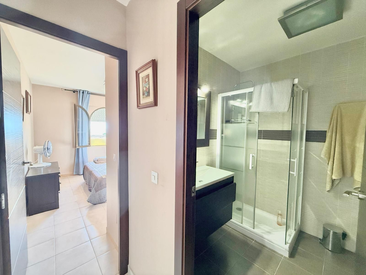 Appartement te koop in El Faro | 2 slaapkamers H5258959