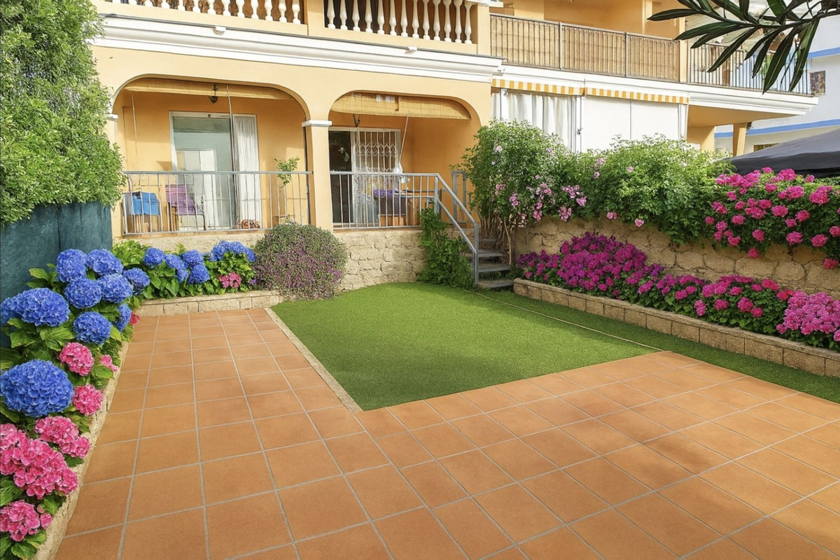 Appartement te koop in El Faro | 2 slaapkamers H5299894