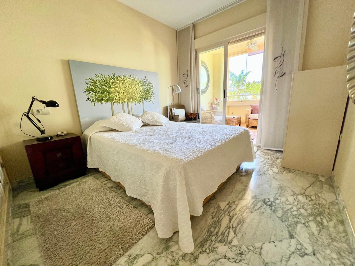 Appartement te koop in El Faro | 2 slaapkamers H5401084
