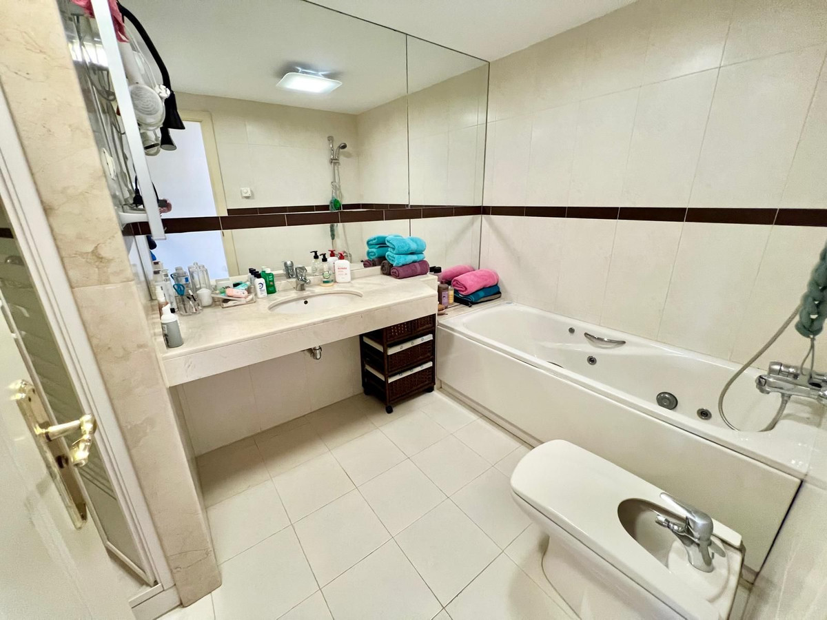 Appartement te koop in El Faro | 2 slaapkamers H5401084