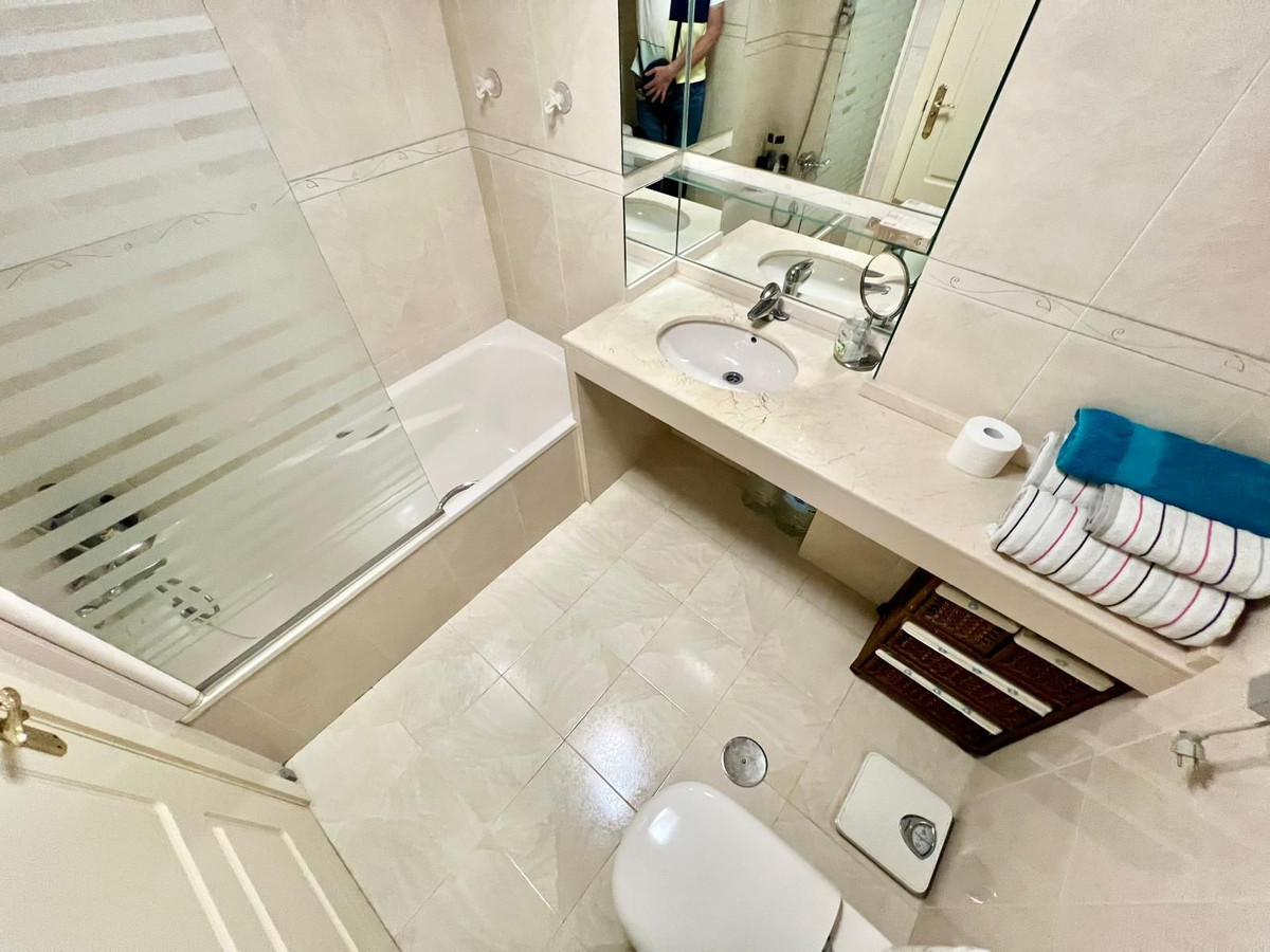 Appartement te koop in El Faro | 2 slaapkamers H5401084