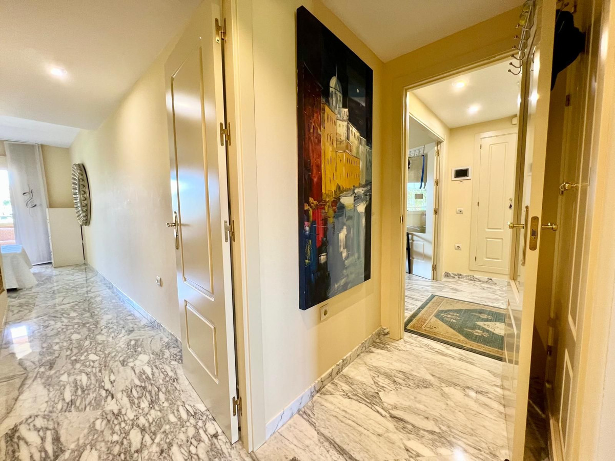 Appartement te koop in El Faro | 2 slaapkamers H5401084