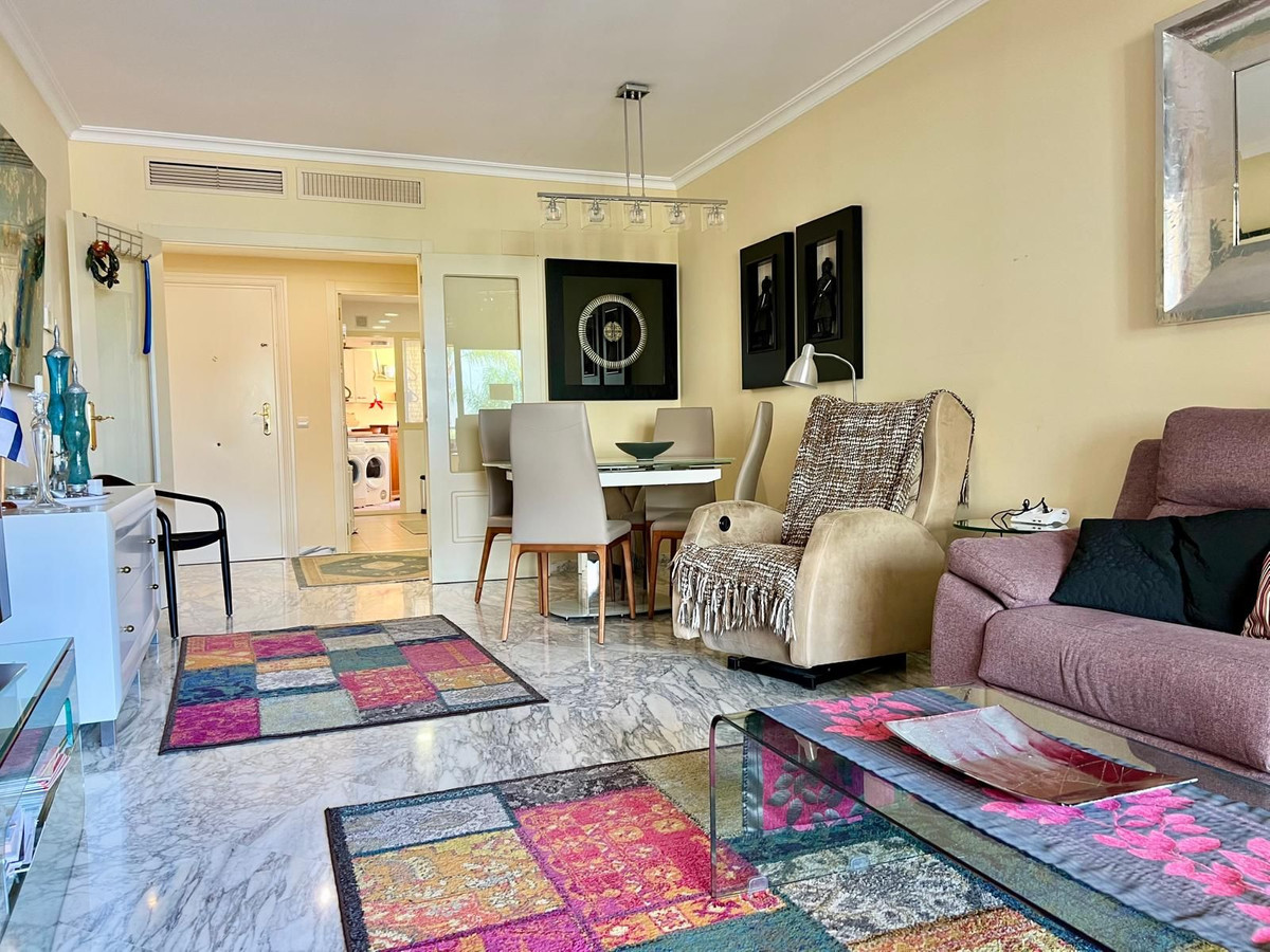 Appartement te koop in El Faro | 2 slaapkamers H5401084