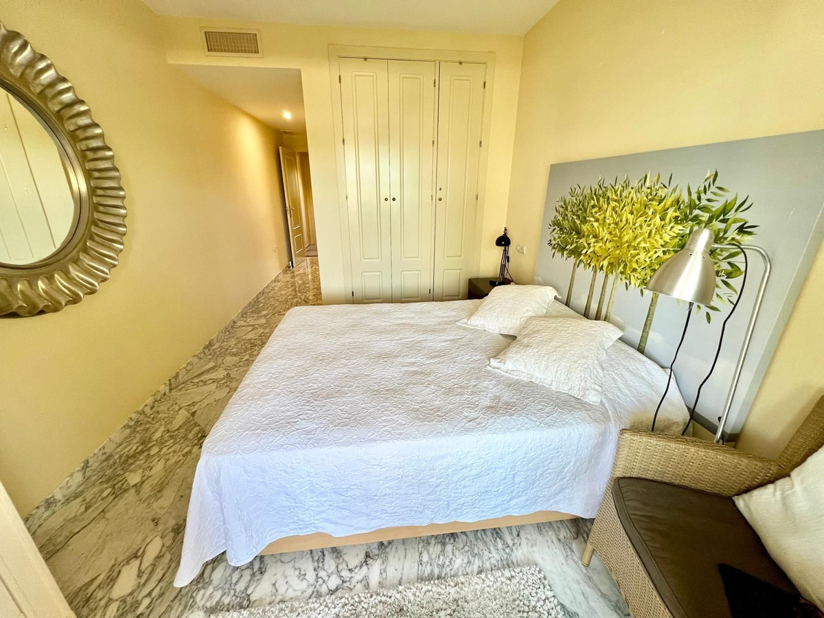 Appartement te koop in El Faro | 2 slaapkamers H5401084