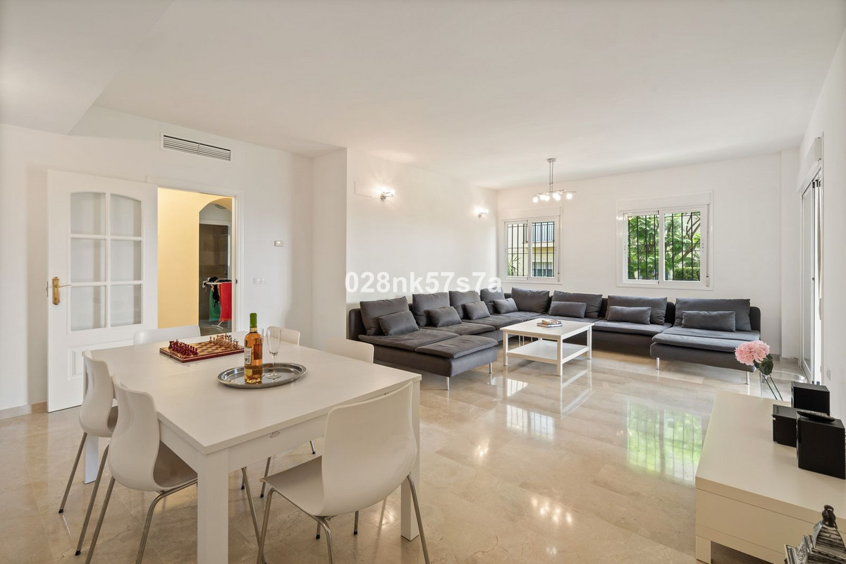 Appartement te koop in El Faro | 3 slaapkamers H5443987